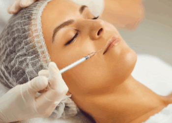 Cirugía facial en auge entre mujeres jóvenes: riesgos y lo más pedido