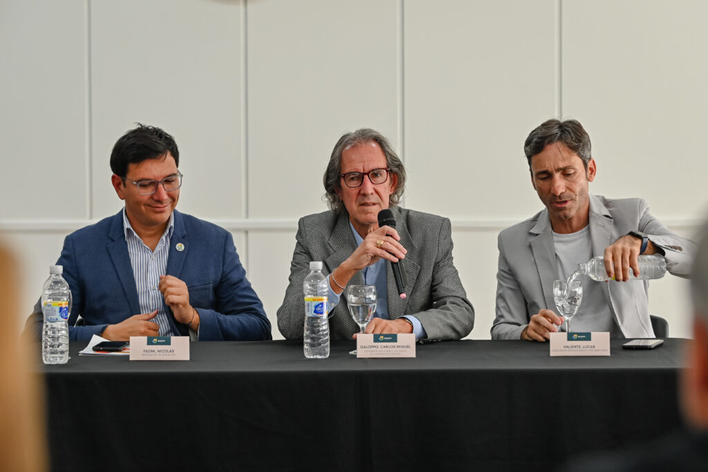 Carlos Galoppo Defensor del Pueblo Adjunto firmó convenios con municipios y comunas. Defensoría del pueblo