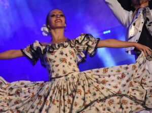 El Ballet de Cosquín baila por la Fundación Algarrobo Salud