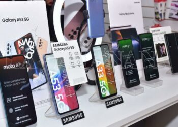 El Gobierno elimina impuestos para importar celulares