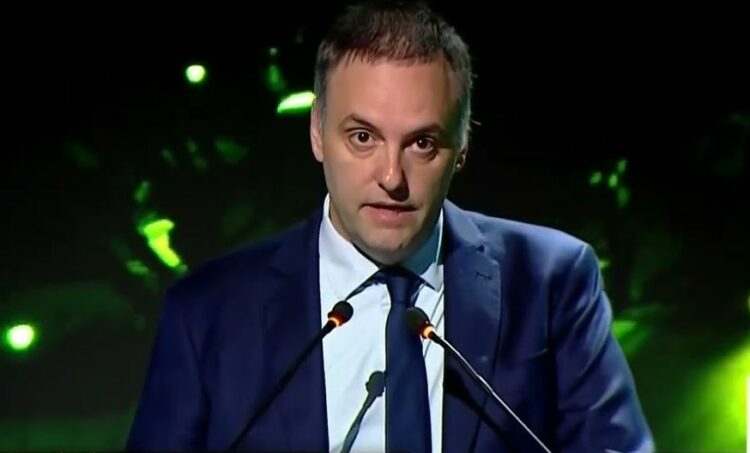El candidato de LLA busca reforzar su imagen de cara a las elecciones legislativas del 18 de mayo.
