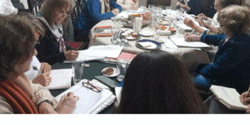 Envejecer creando en las paredes de la casa rosa