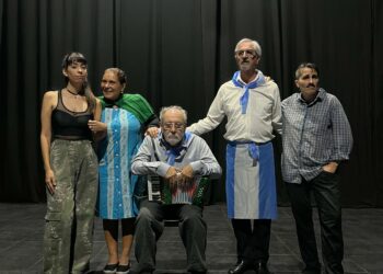 Estrena la aclamada obra “Gris de ausencia”