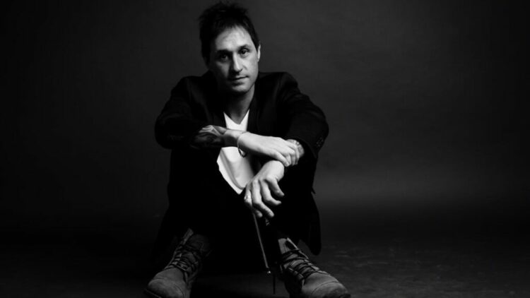 El cantante oriundo de Villa María hará adelantos de su próximo disco y ofrecerá una retrospectiva de su carrera autoral.
