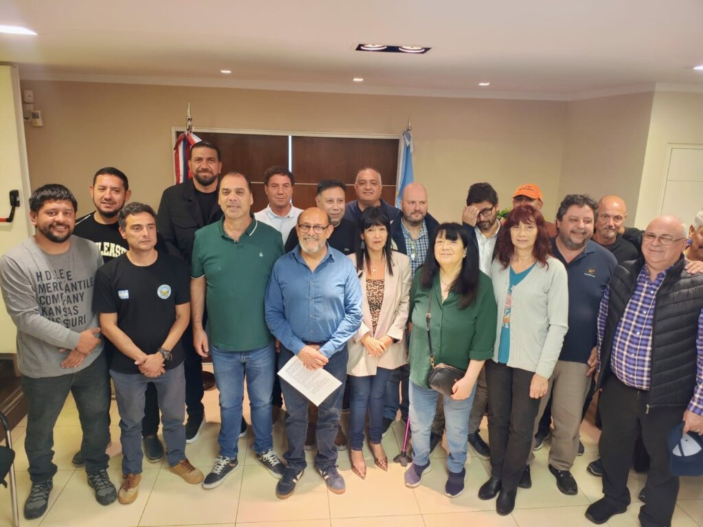 Para los gremios cordobeses, “los números tienen que cerrar con las y los trabajadores adentro”.  