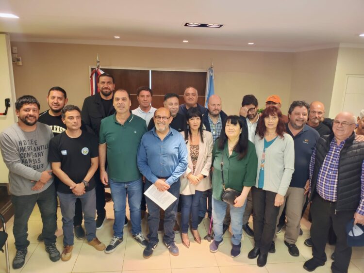 Para los gremios cordobeses, “los números tienen que cerrar con las y los trabajadores adentro”.  