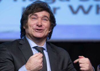 Milei: “Salvo que sean masoquistas, el país tendría que quedar pintado de violeta”