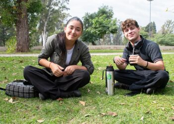 Jóvenes pueden inscribirse en cursos gratuitos y online de idiomas