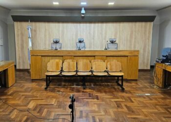 Juzgado Penal Juvenil enjuiciará a un adolescente acusado de cometer delitos con mayores de edad