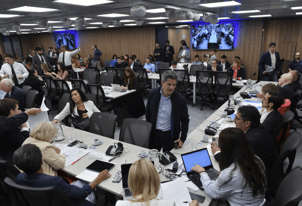 La oposición busca aprobar mejoras jubilatorias que salten el veto de Milei