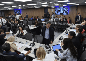 La oposición busca aprobar mejoras jubilatorias que salten el veto de Milei