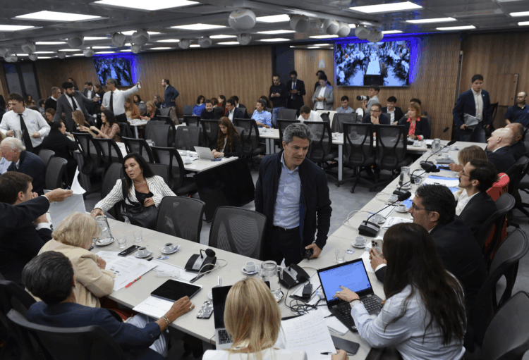 Los diputados buscarán llevar al recinto un proyecto que no implique el veto presidencial