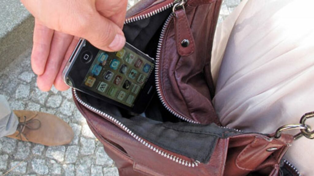 Línea *910 para bloquear celulares robados: cómo funciona y qué datos se solicitan