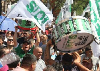 Los empleados municipales vuelven a marchar este martes