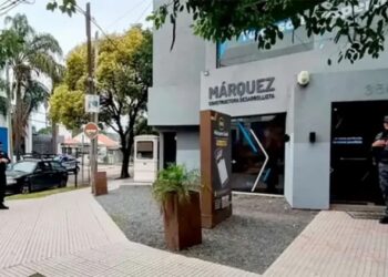 Márquez y Asociados. vivienda. Matías Chamorro