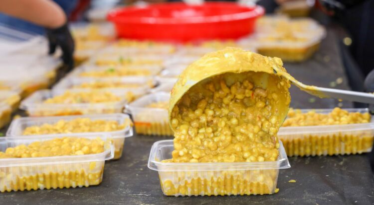 El locro popular fue organizado por la Municipalidad de El Chilecito.
