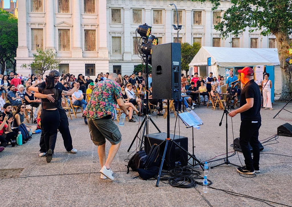 Milonga con entrada libre y gratuita en la Plaza Colón Habrá clase de tango, música en vivo y TDJ.