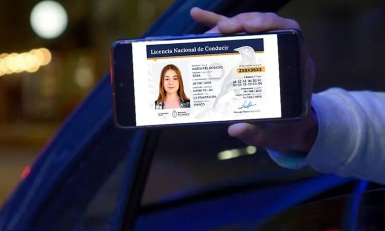 Licencia de conducir en formato digital.