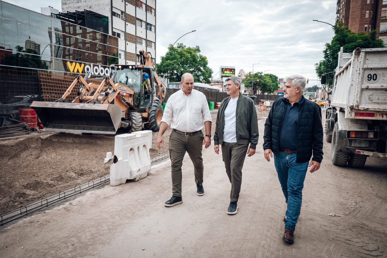 Passerini recorrió las obras del bulevar Maipú, que se convertirá en un corredor Daniel Passerini