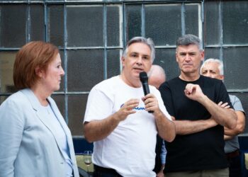 Llaryora y Vigo respaldaron a Passerini tras los recortes dispuestos en la Municipalidad