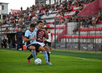 Racing se durmió en el segundo tiempo y cayó en Paraná