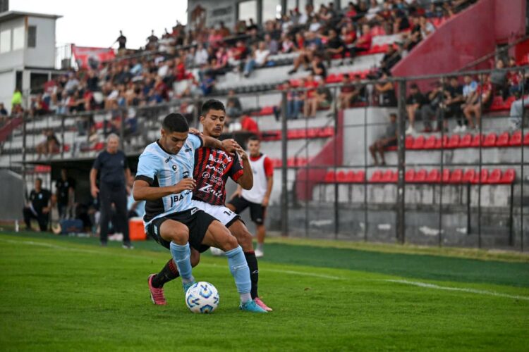Racing se durmió en el segundo tiempo y cayó en Paraná
