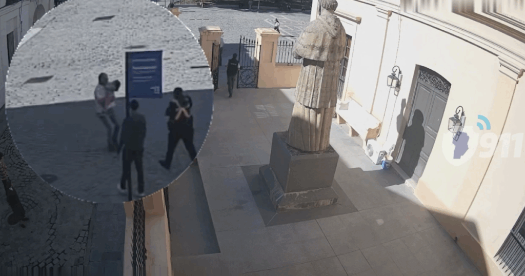 Salvaron a una beba que se ahogaba en Plaza San Martín