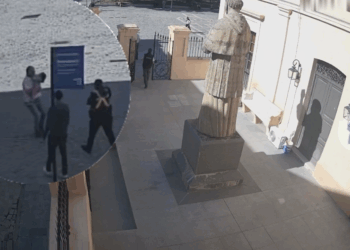 Salvaron a una beba que se ahogaba en Plaza San Martín