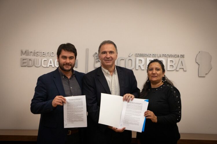 La Provincia y el municipio firmaron un convenio para ampliar las oportunidades de capacitación en la localidad del sur provincial.