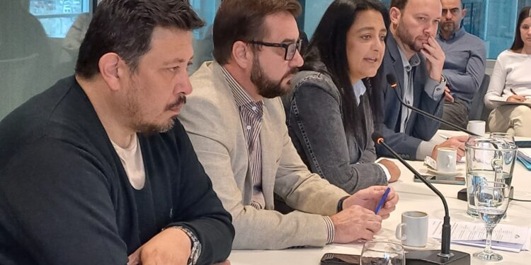 La comisión aprobó Ficha Limpia en Córdoba.
