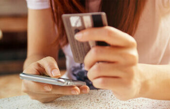 Talleres sobre prevención de estafas digitales e Inteligencia Artificial