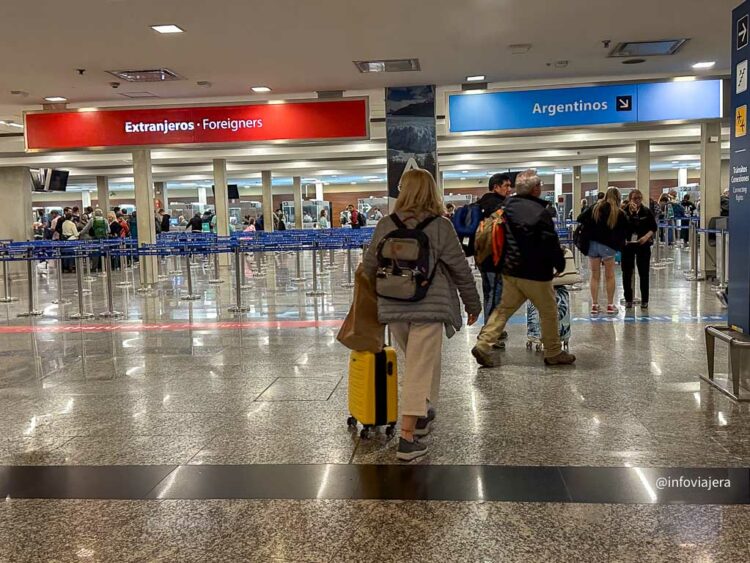 El ingreso de turistas al país sigue en baja: en abril cayó 4,8% interanual