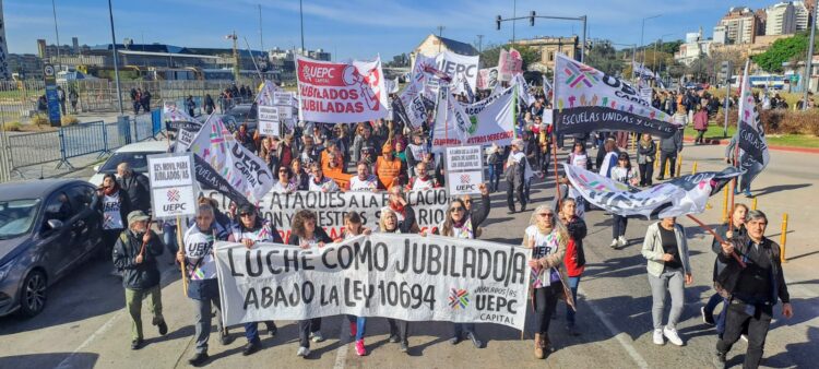 UEPC Capital. Docentes y jubilados