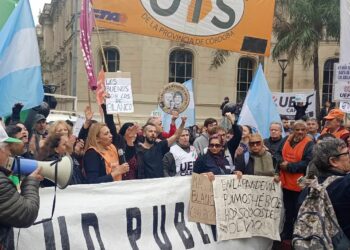 Fuerte rechazo al acuerdo salarial del SEP por parte de trabajadores del Polo Sanitario