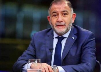 Le robaron el celular a Luis Juez mientras daba una entrevista en la radio y todo quedó grabado