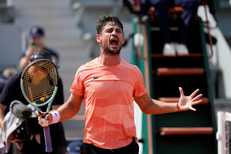 Navone bajó a Opelka en Roland Garros