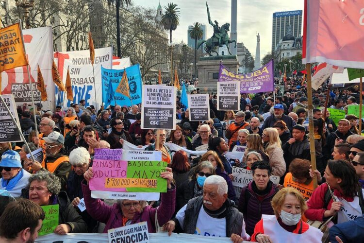 Los jubilados realizarán mañana una nueva marcha en las inmediaciones del Congreso