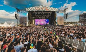 De los escenarios vibrantes al silencio: el paso del tiempo en la pasión por la música