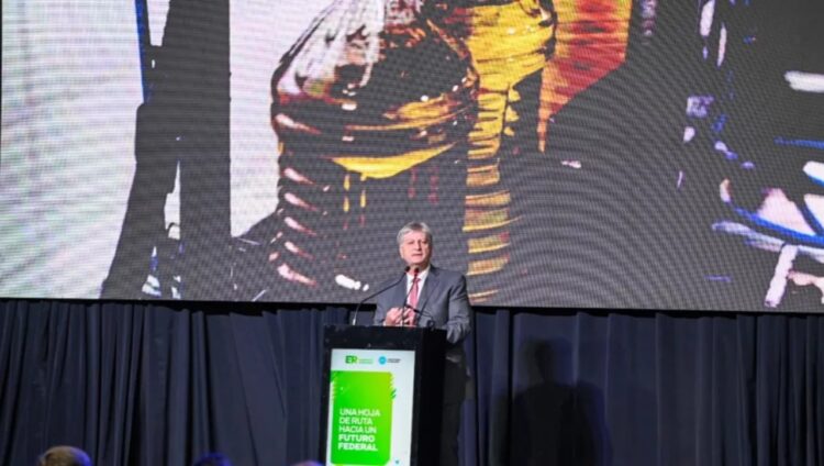 El gobernador de La Pampa, Sergio Ziliotto, expuso en el encuentro de mandatarios en Entre Ríos.