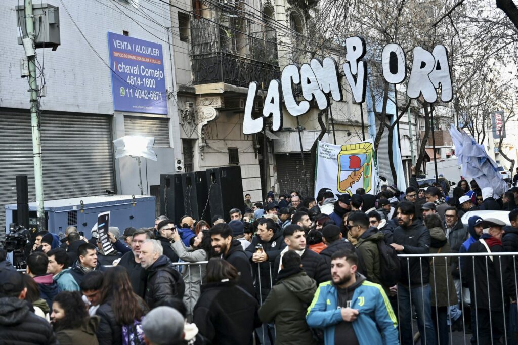Los militantes, en el PJ.