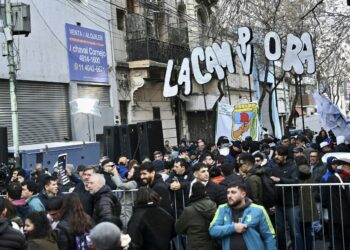 Los militantes, en el PJ.