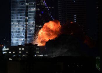 Ataques israelíes en Irán: 244 muertos y 1.277 heridos