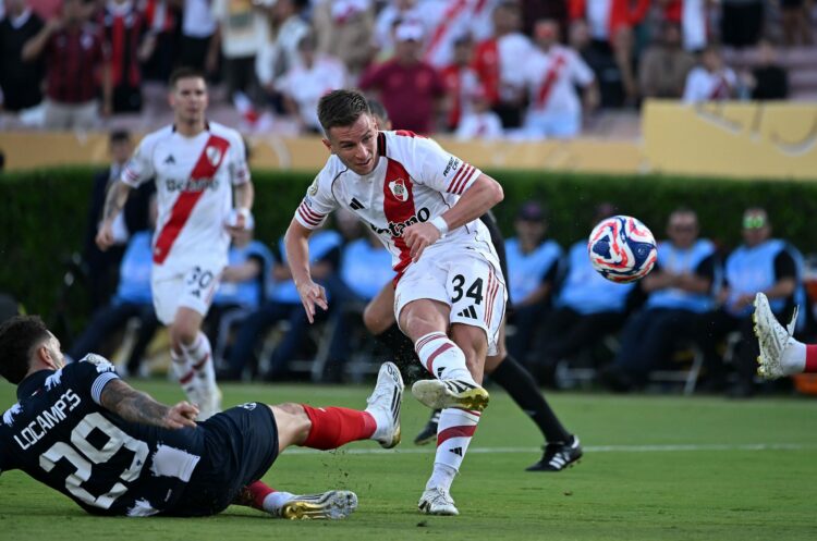 Rive y Monterrey de México empataron 0-0.