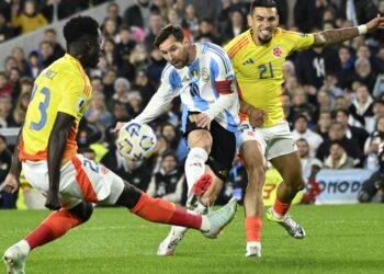 Argentina empató 1-1 con Colombia por la fecha 16