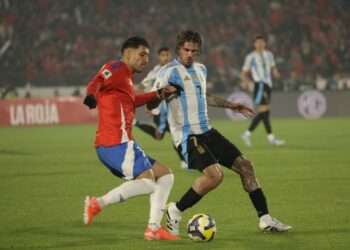 Con gol de Julián Álvarez, Argentina venció a Chile 1-0 y lo dejó al borde del nocaut