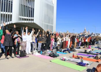 Charlas y clases gratuitas en la Legislatura por el Día Internacional del Yoga
