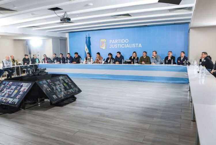 Intendentes de todo el país reunidos en la sede nacional del justicialismo. Cristina Kirchner