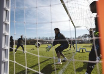 Con ausencias fuertes, Scaloni piensa el 11 ante Chile