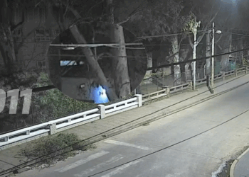 Cuatro detenidos por deambular en techos de casas y una escuela