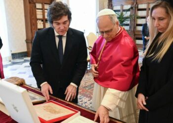 El Papa León XIV confirma su visita a Argentina tras reunión con Milei en el Vaticano